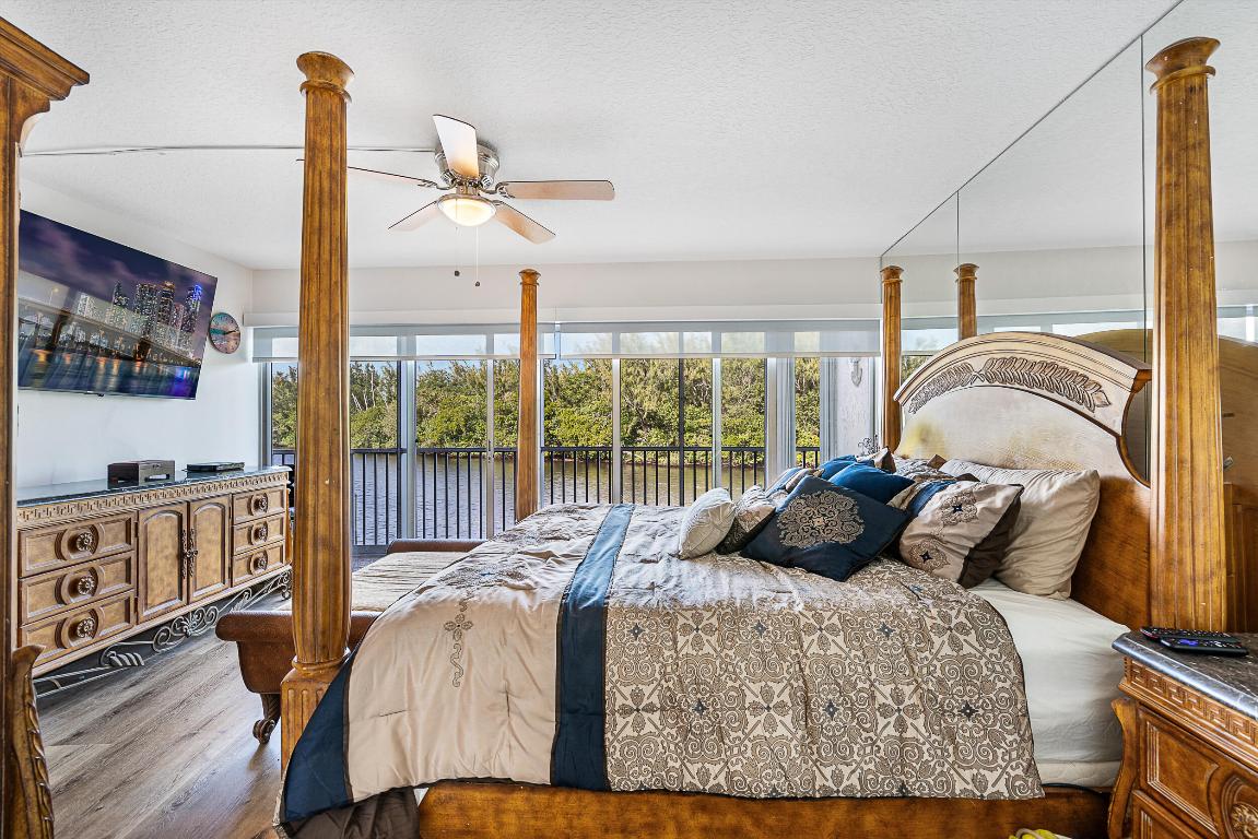 Hillsboro Cove - Residential