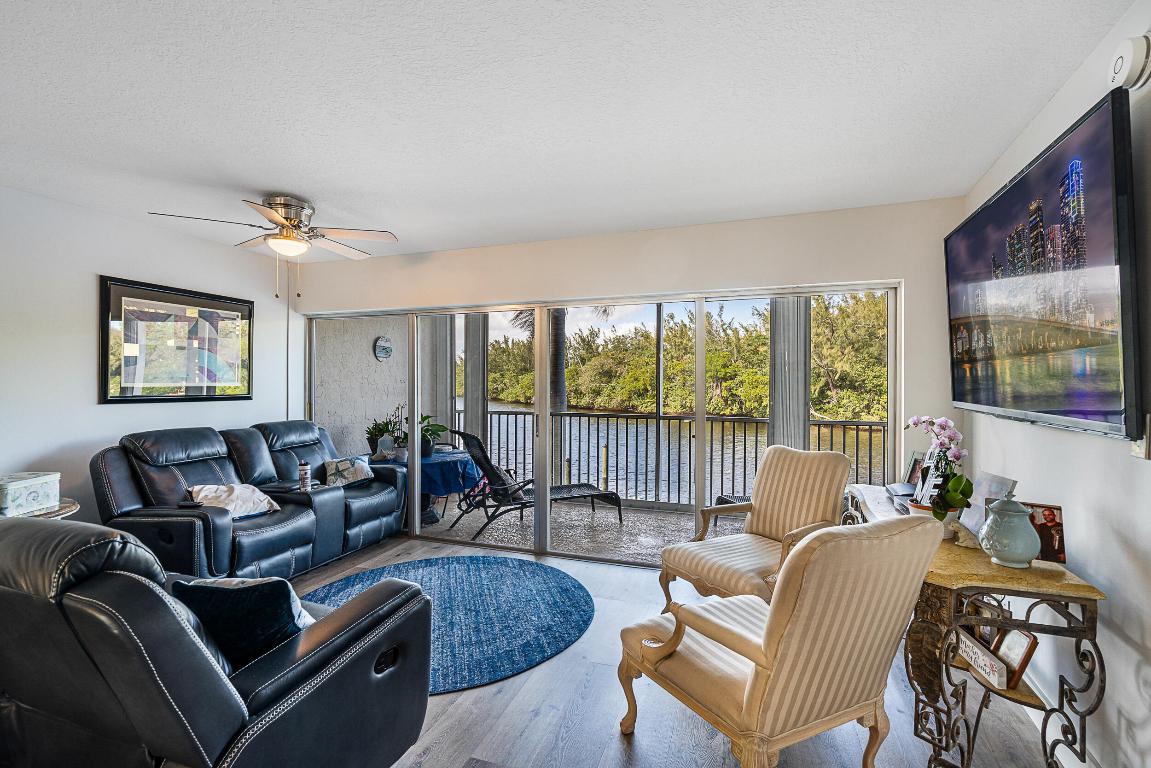 Hillsboro Cove - Residential