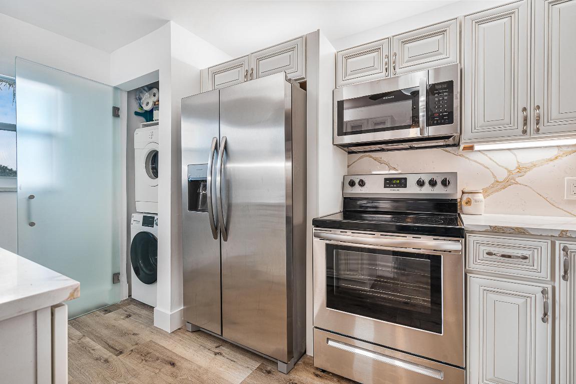 Hillsboro Cove - Residential