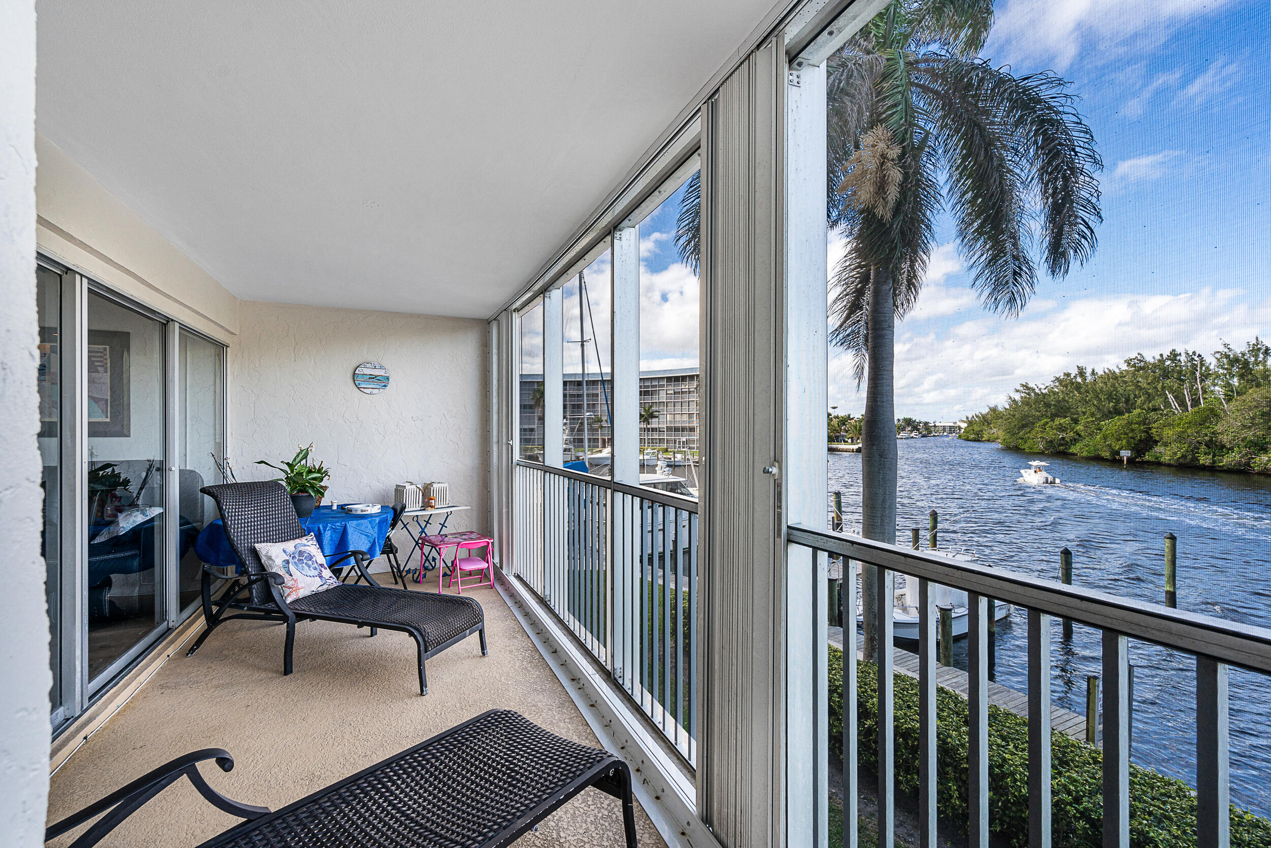 1537 E Hillsboro Boulevard 243