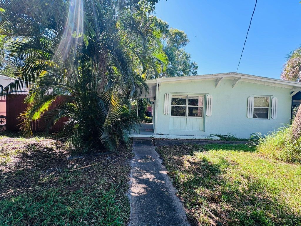 Photo of 2017 Hills Court, Fort Pierce, FL 34950 (MLS # R10978834)