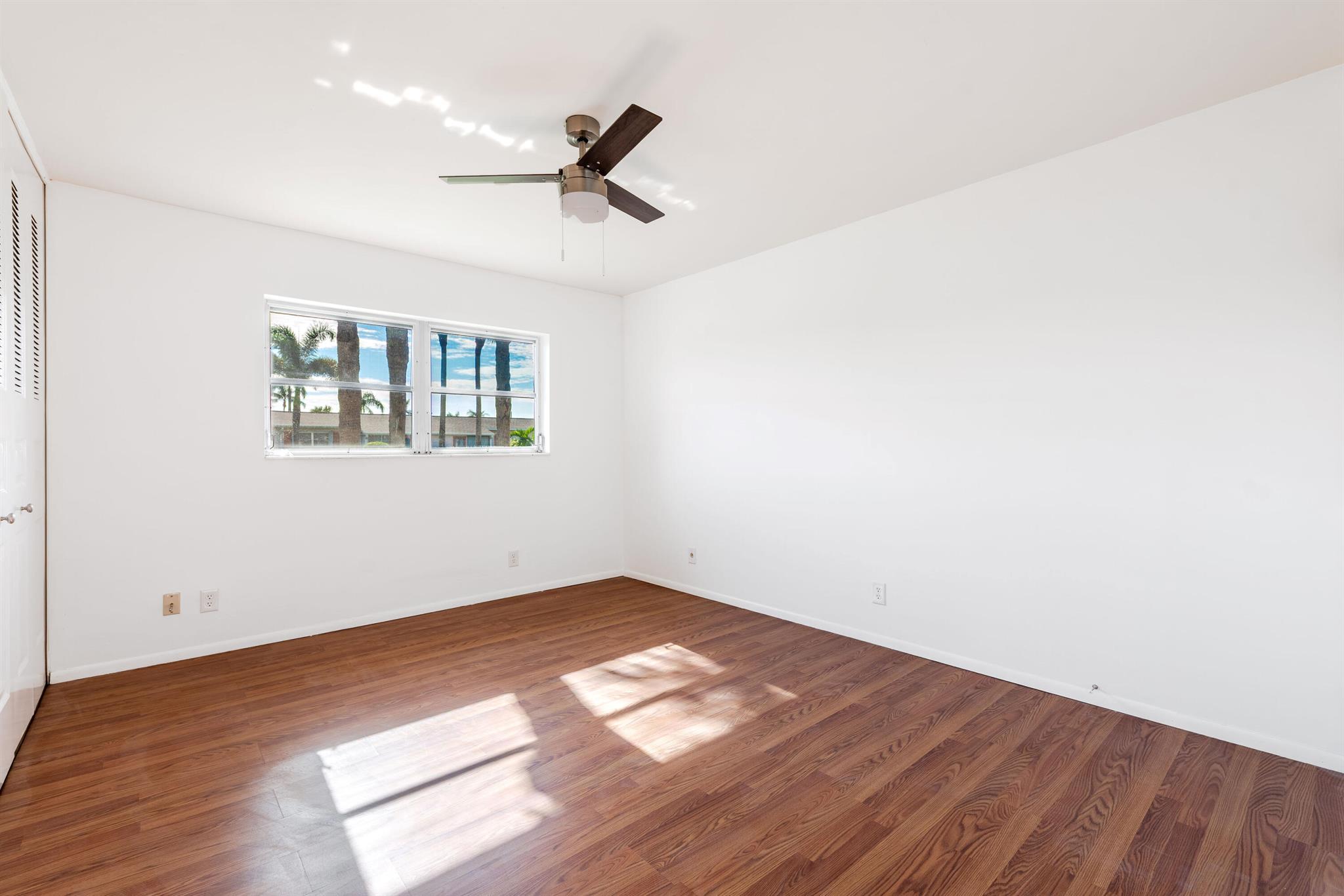 CRESTHAVEN VILLAS 28 COND - Residential