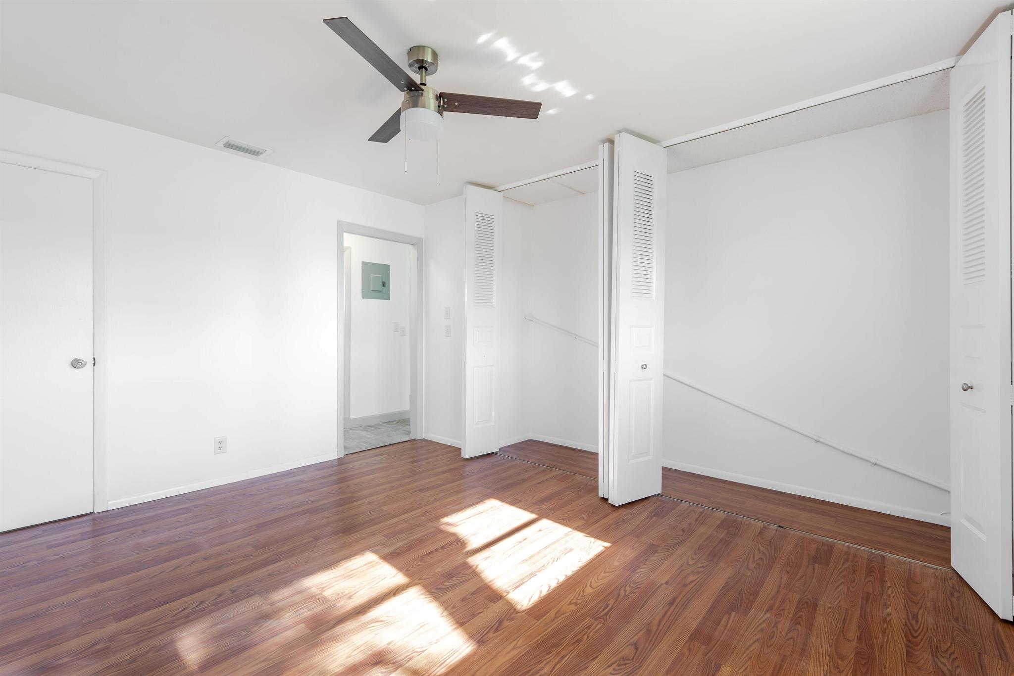 CRESTHAVEN VILLAS 28 COND - Residential