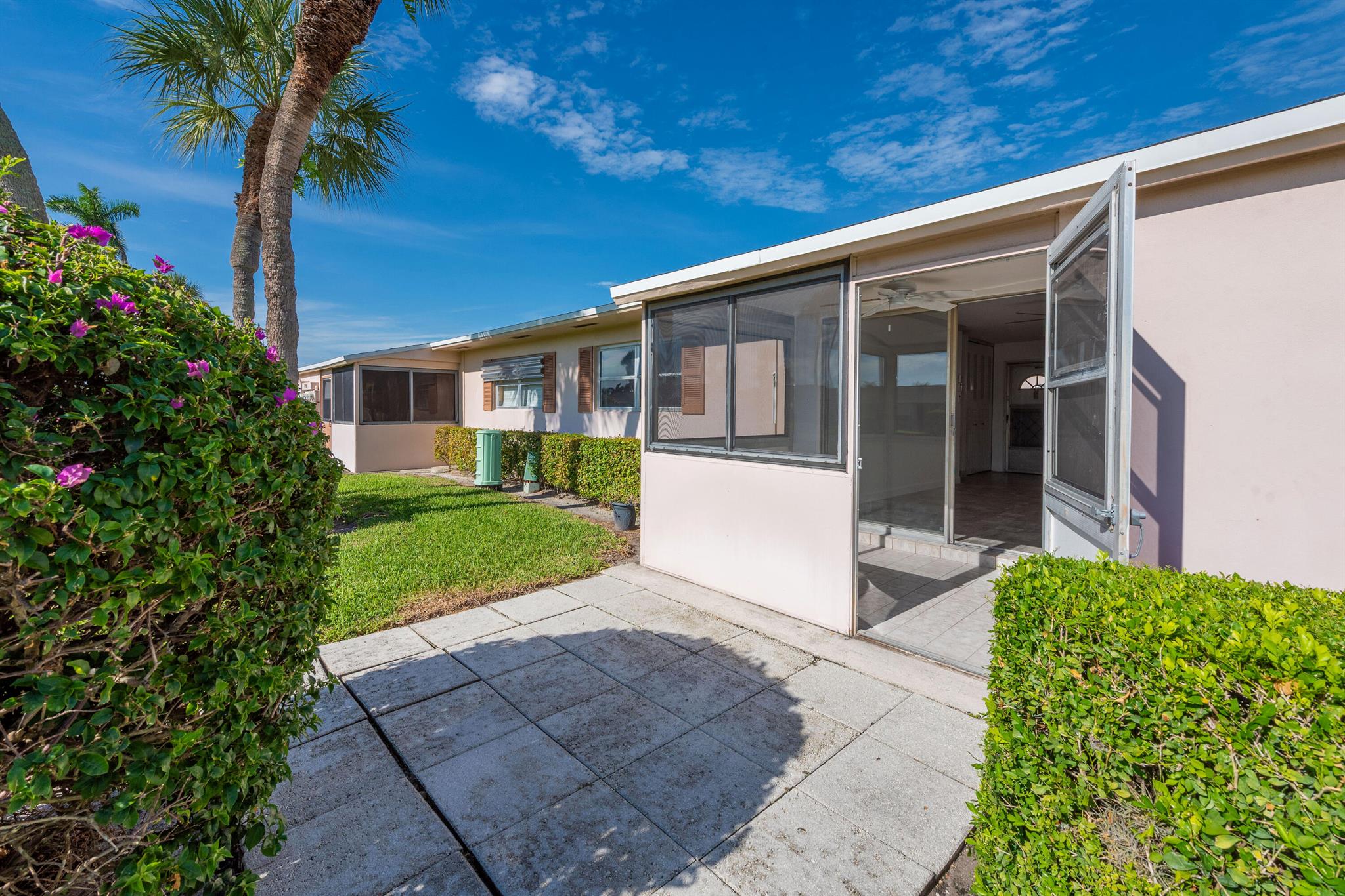 CRESTHAVEN VILLAS 28 COND - Residential