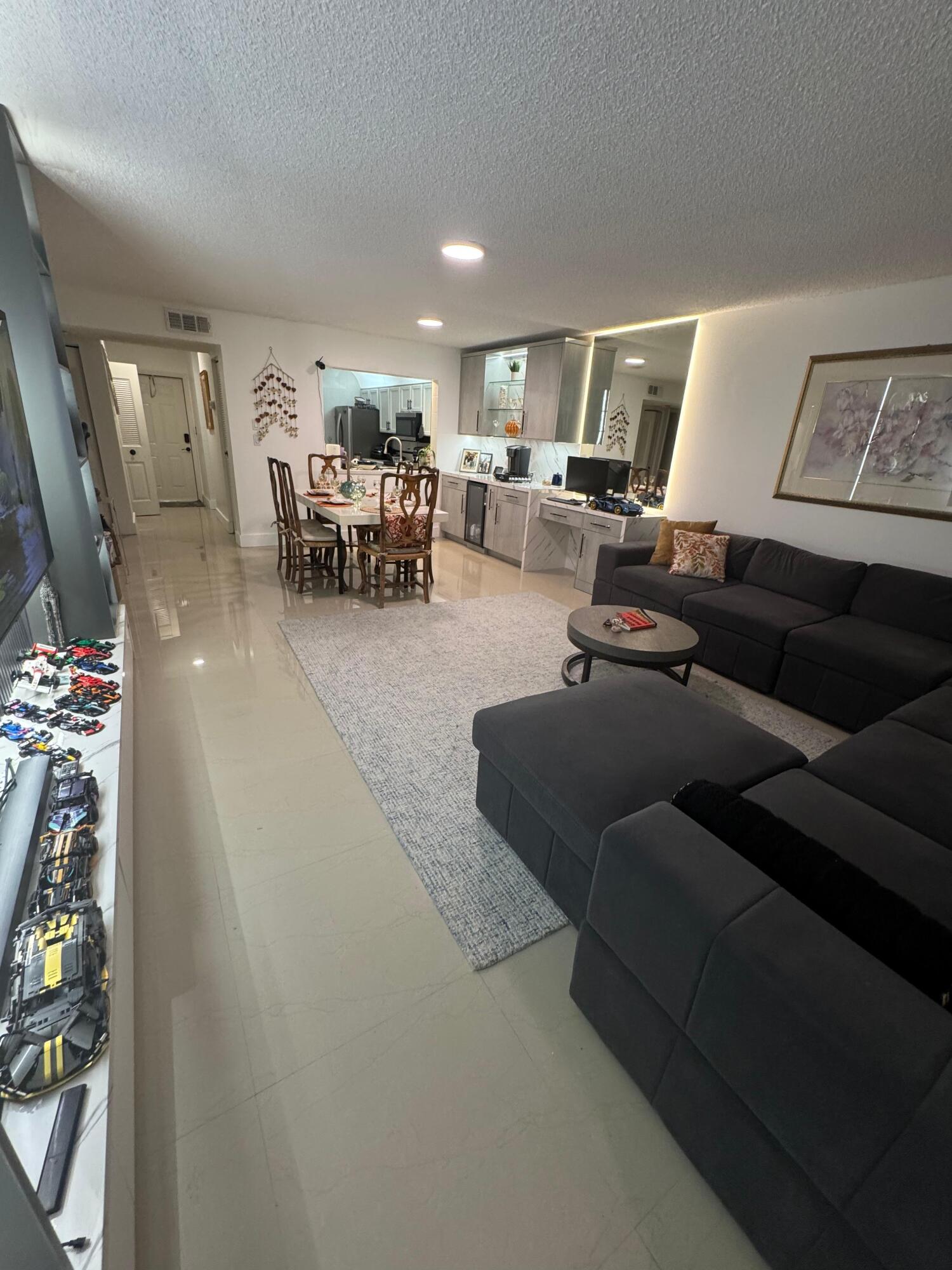 LAURELS AT MARGATE CONDO - Residential