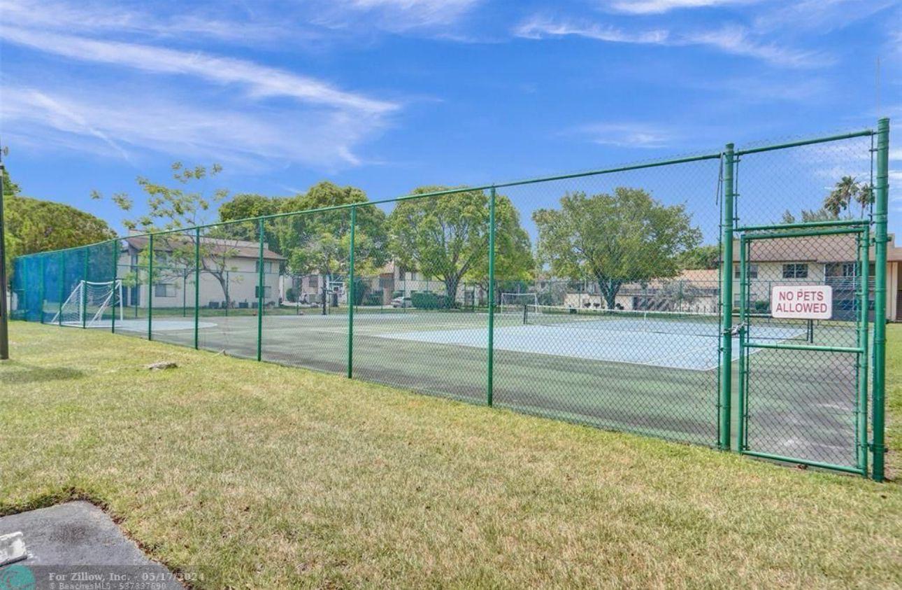 LAURELS AT MARGATE CONDO - Residential