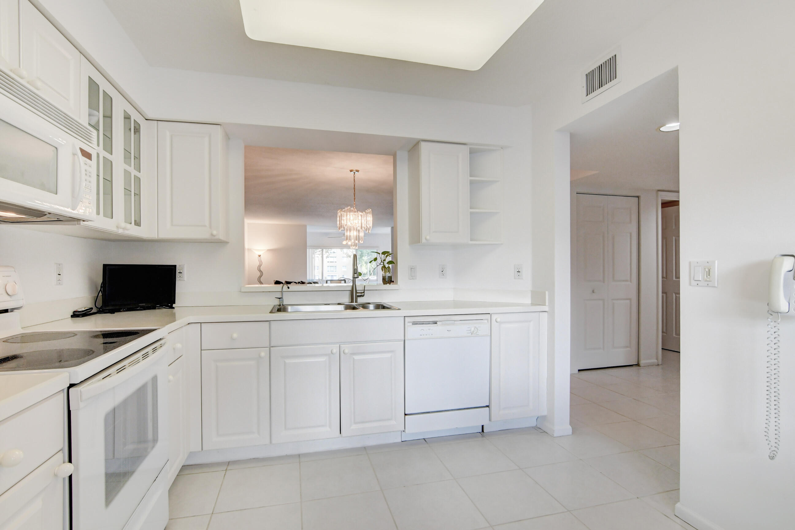 CORAL LAKES/CORAL COVE - Residential