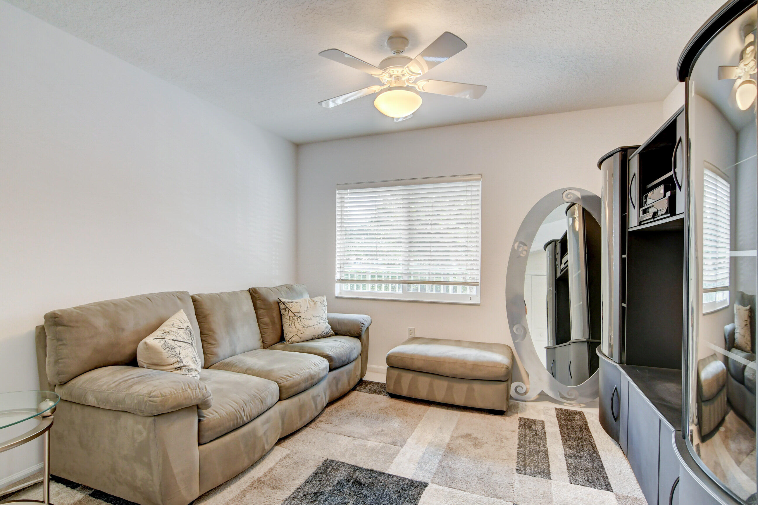 CORAL LAKES/CORAL COVE - Residential