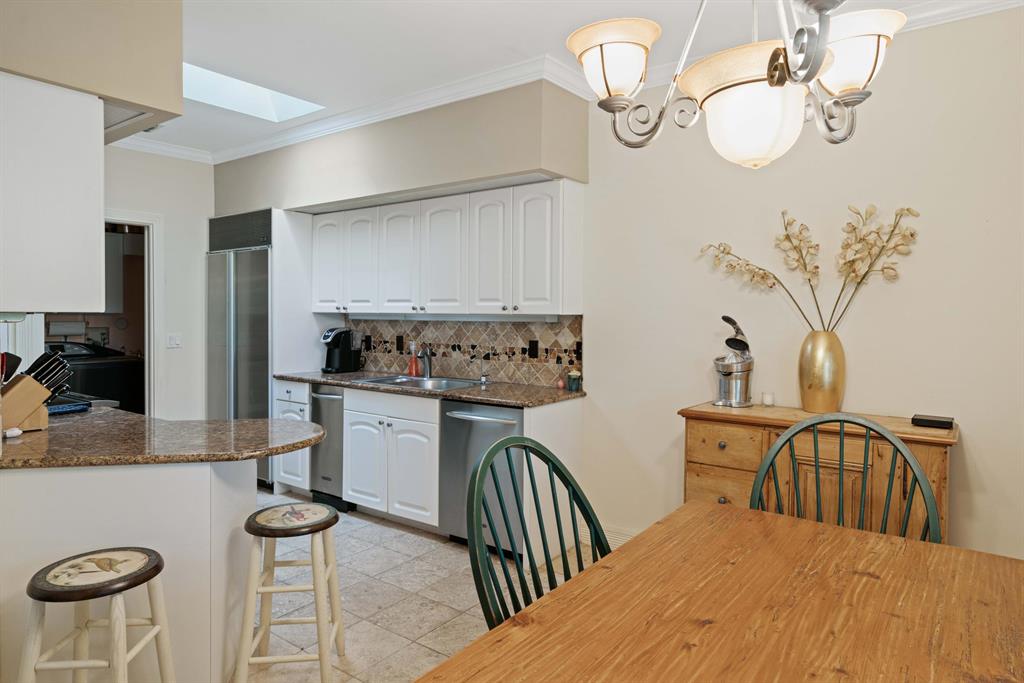 ADMIRALS COVE - Residential