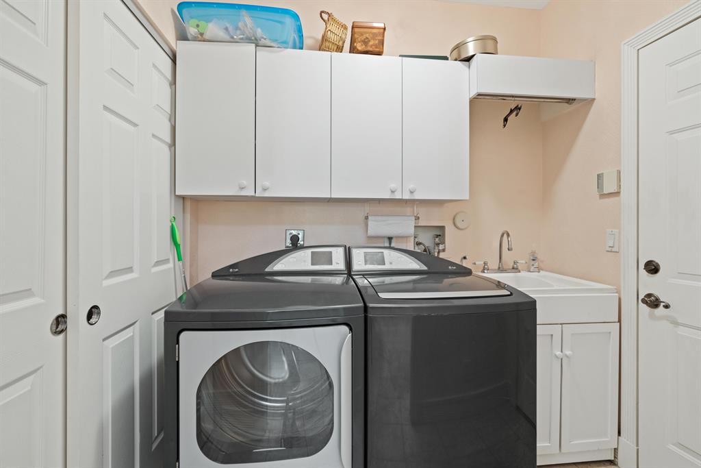 ADMIRALS COVE - Residential