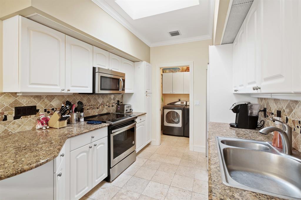 ADMIRALS COVE - Residential