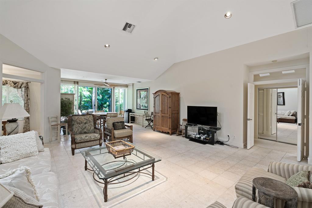 ADMIRALS COVE - Residential