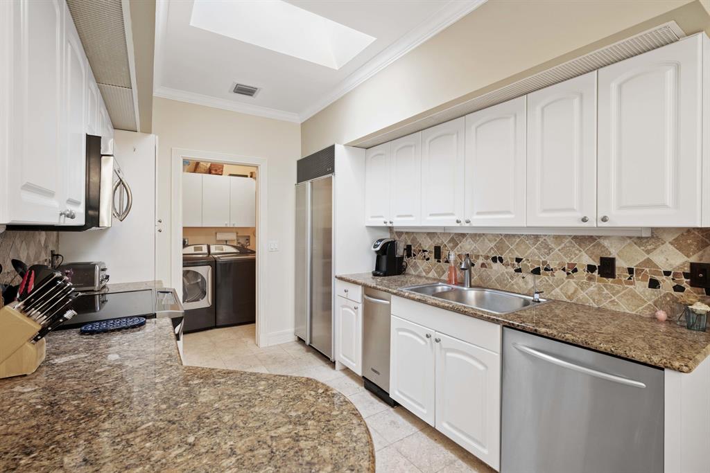 ADMIRALS COVE - Residential