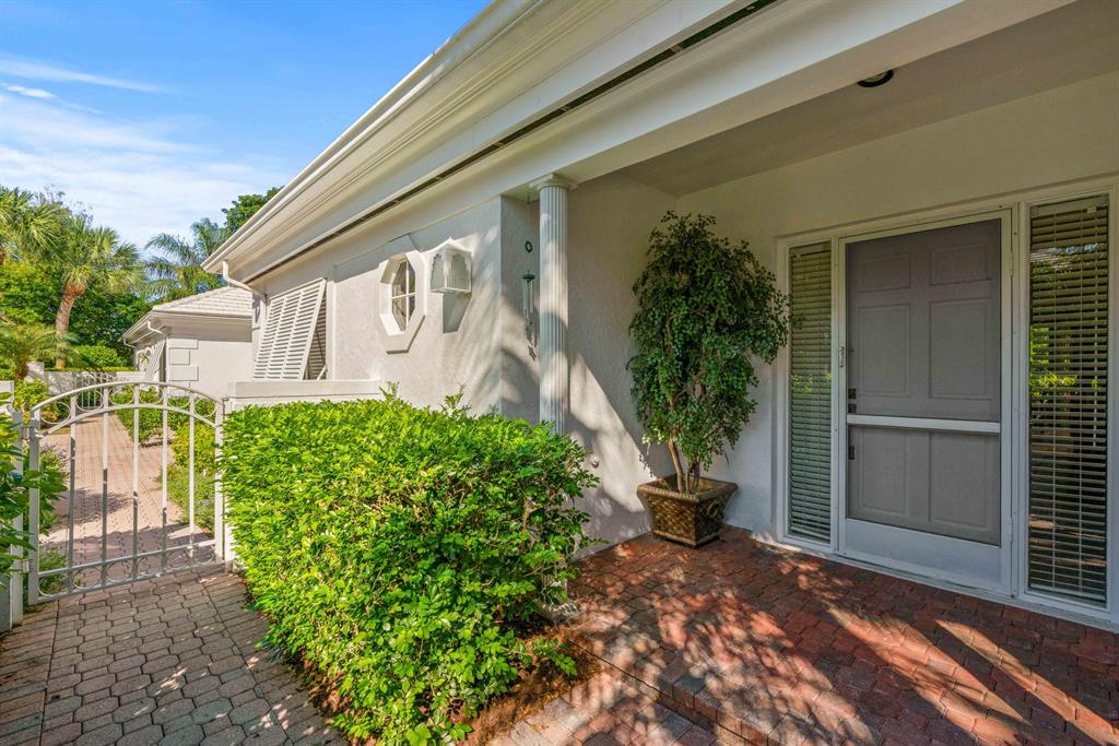 ADMIRALS COVE - Residential