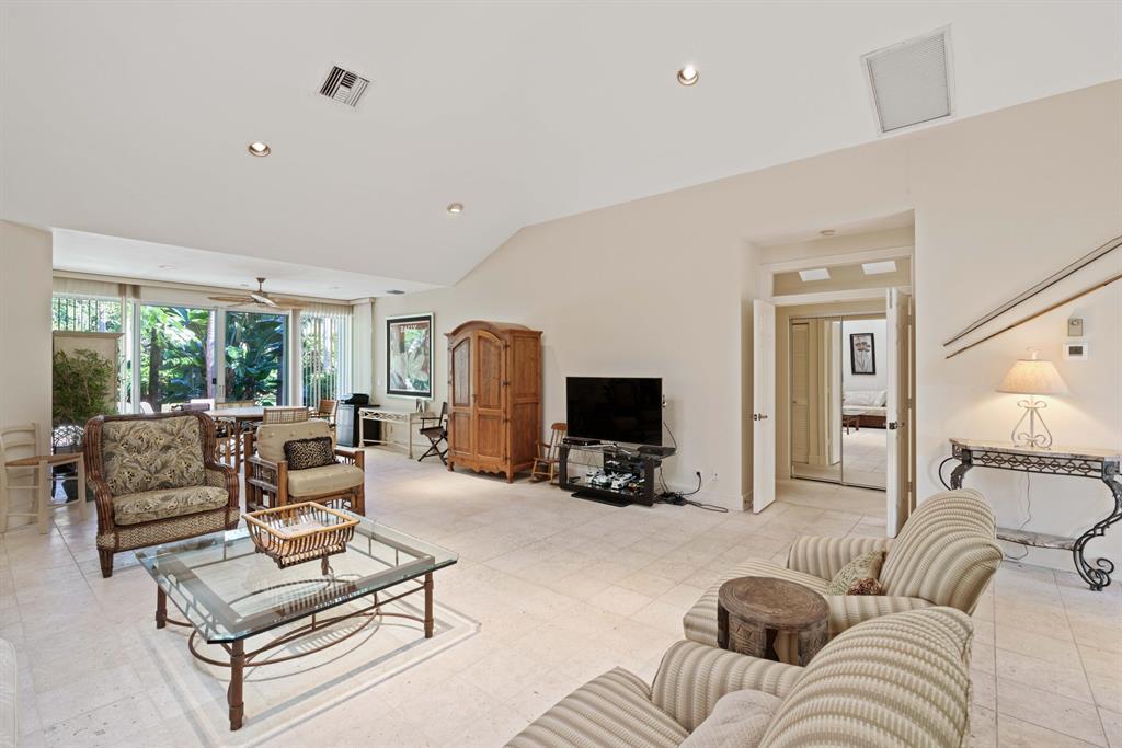 ADMIRALS COVE - Residential