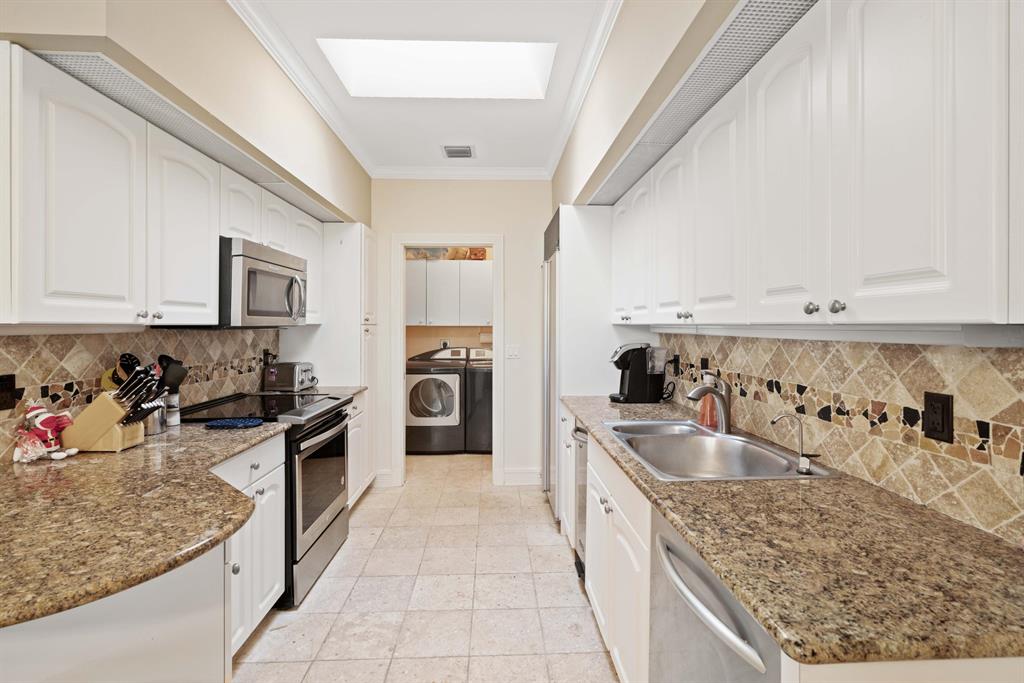 ADMIRALS COVE - Residential