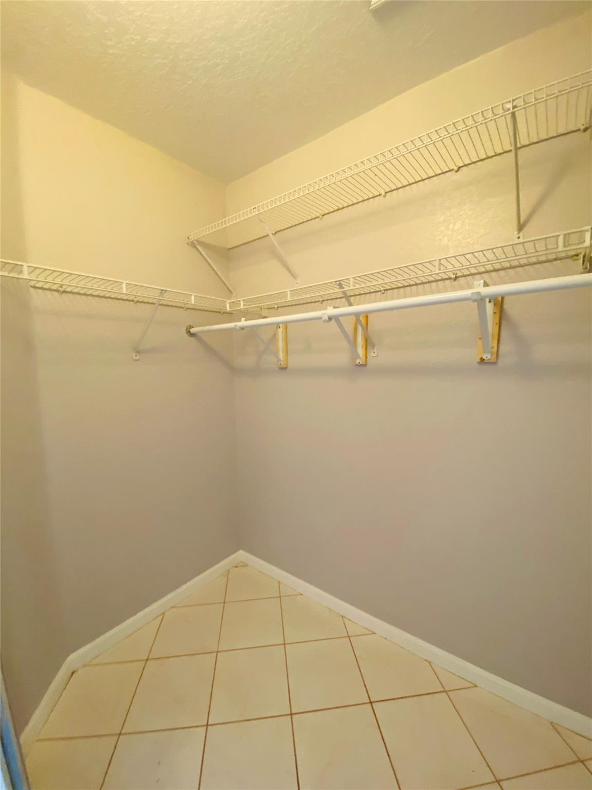 Palm Aire Oaks Course Est - Residential Lease