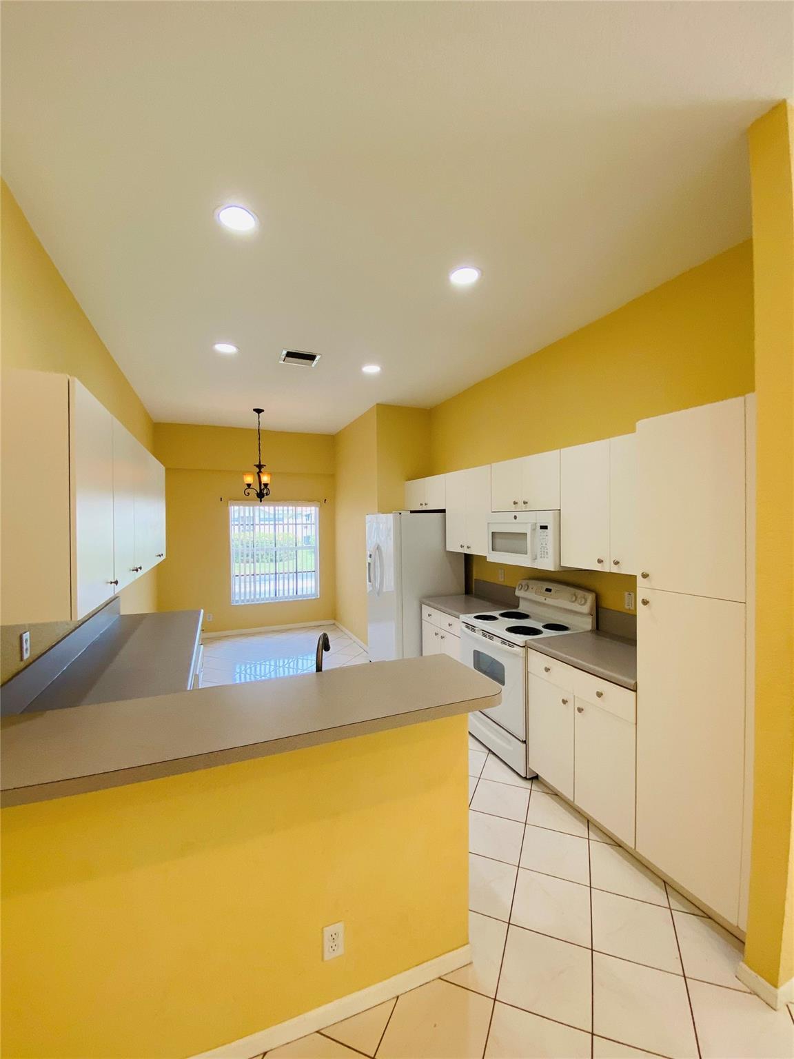 Palm Aire Oaks Course Est - Residential Lease