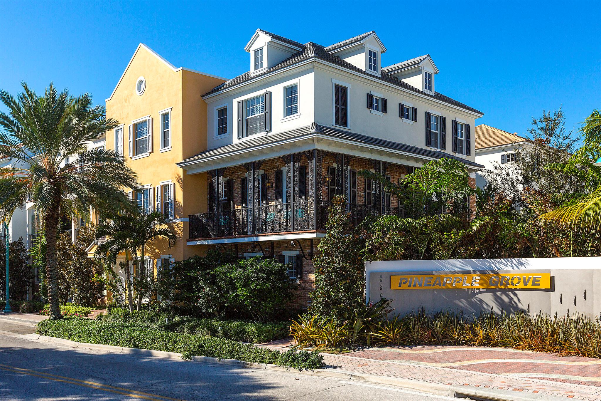 389 E Cannery Row Circle