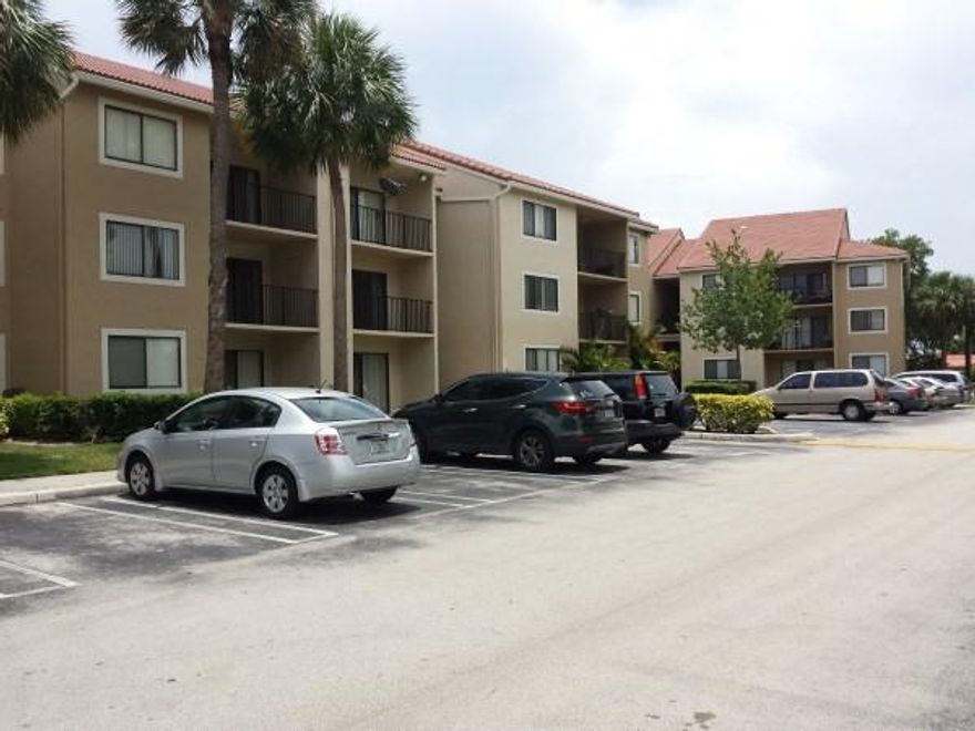 BEAUTIFUL AND SPACIOUS CONDO WITH 3 BEDROOMS AND 2 BATHROOMS. UNIT LOCATED IN THE HEART OF CORAL SPRINGS ACROSS THE STREET FROM CORAL SQUARE MALL CLOSE TO MAJOR HIGHWAYS AND SHOPPING. PRIME LOCATION A SCHOOL DISTRICTS. PROPERTY HAS GYM, POOL, JACUZZI, VERY NICE CLUBHOUSE AND BEAUTIFUL WATER VIEW FROM THE CLUB HOUSE. DON'T MISS THIS OPPORTUNITY!!!