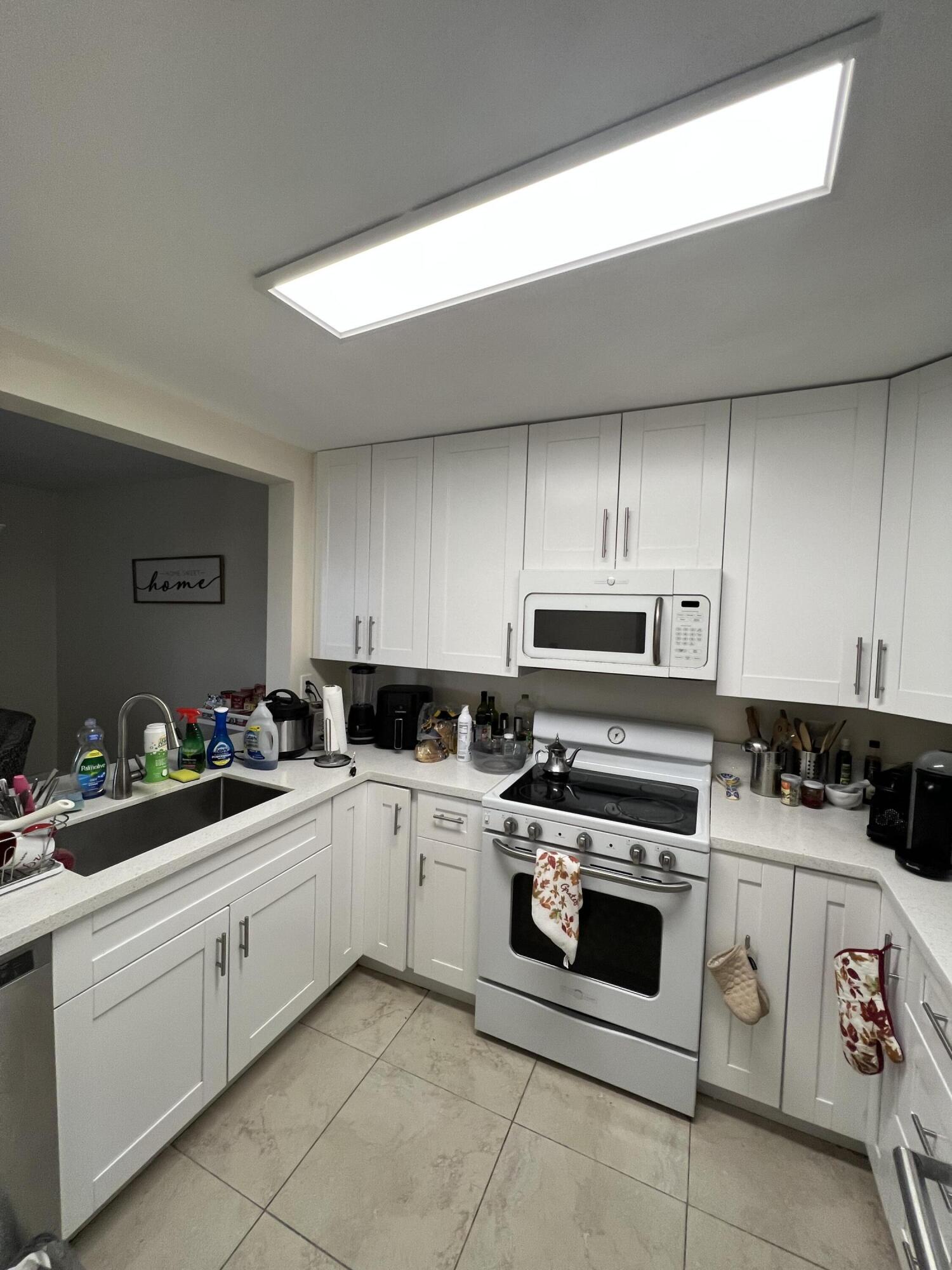 COUNTRY PINES CONDO - Residential