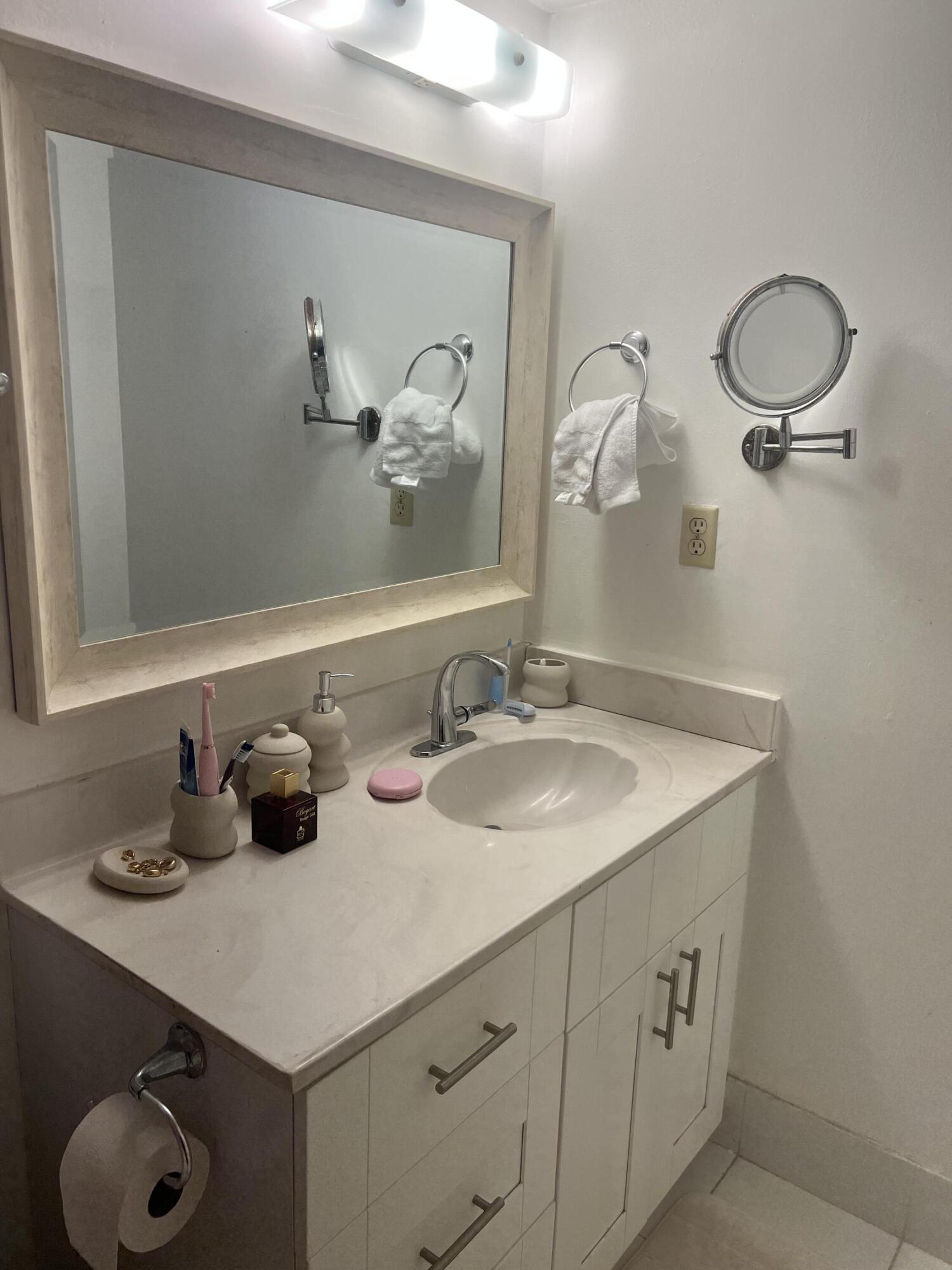 COUNTRY PINES CONDO - Residential