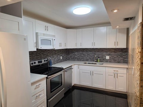 Tiny photo for 733 SE 1st Way #102, Deerfield Beach, FL 33441 (MLS # B26078729)