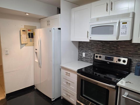 Tiny photo for 733 SE 1st Way #102, Deerfield Beach, FL 33441 (MLS # B26078729)