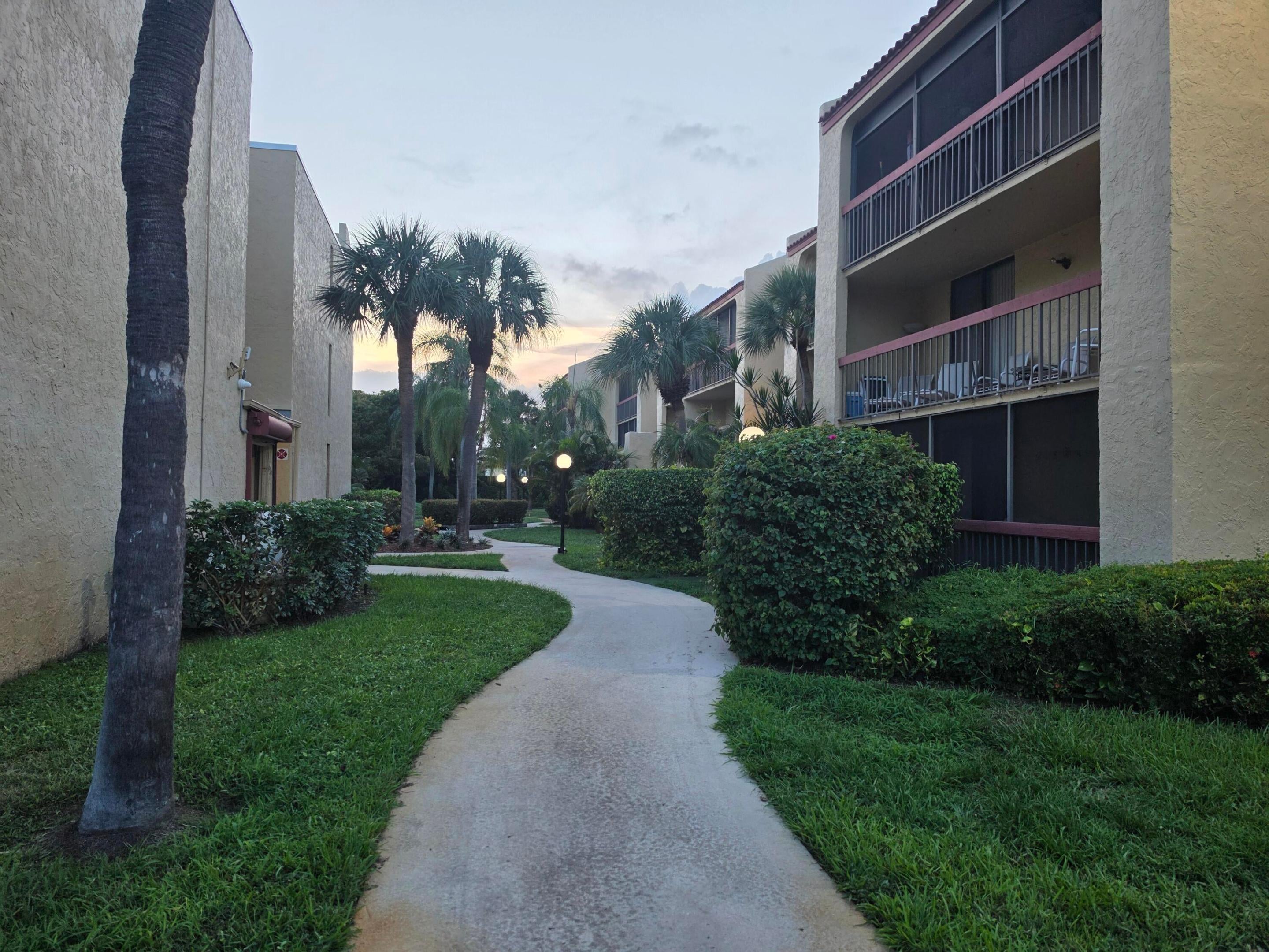 733 SE 1st Way 102