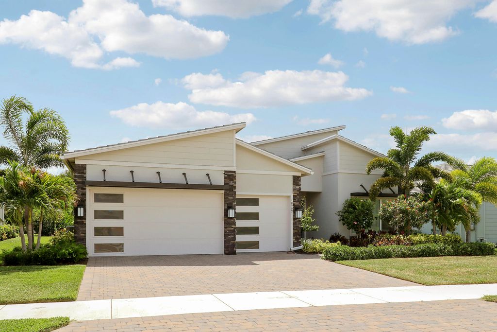 Photo of 10909 Stellar Circle, Palm Beach Gardens, FL 33412 (MLS # B26035468)