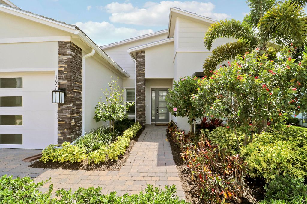 Photo of 10909 Stellar Circle, Palm Beach Gardens, FL 33412 (MLS # B26035468)