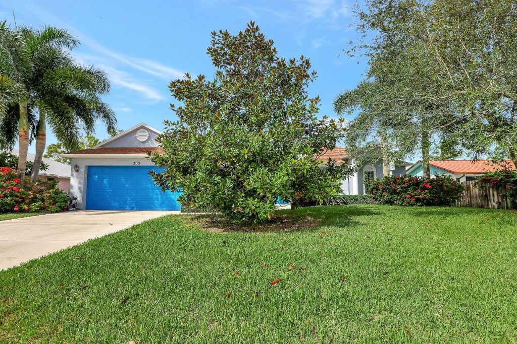 Photo of 205 NE Sagamore Terrace, Port Saint Lucie, FL 34983 (MLS # R10935217)