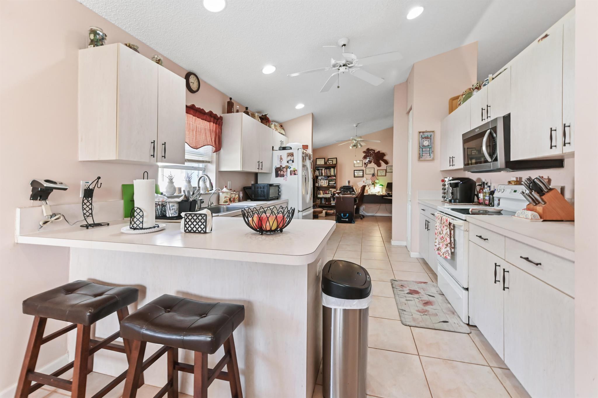 CYPRESS LAKES - Residential