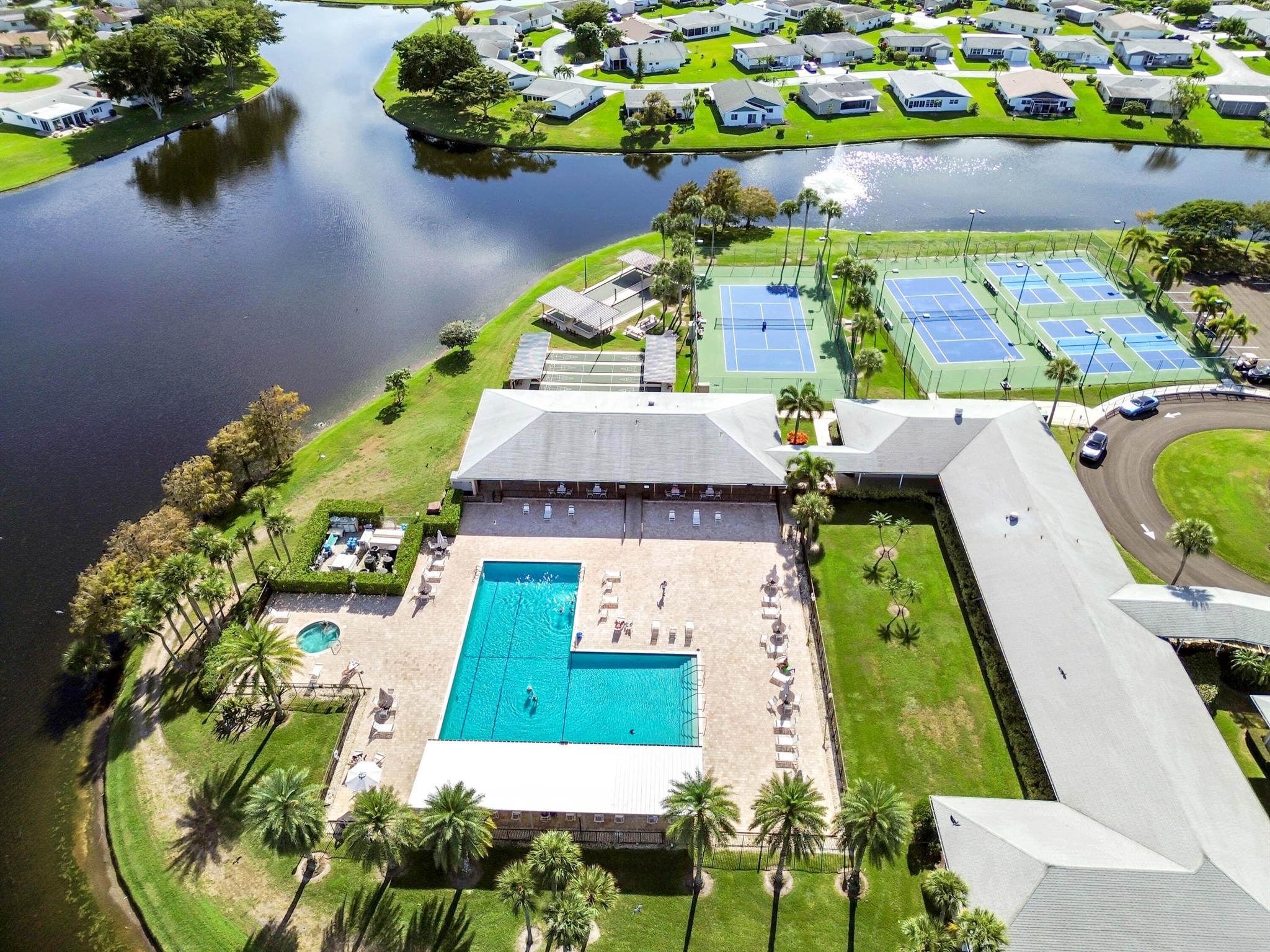 CYPRESS LAKES - Residential