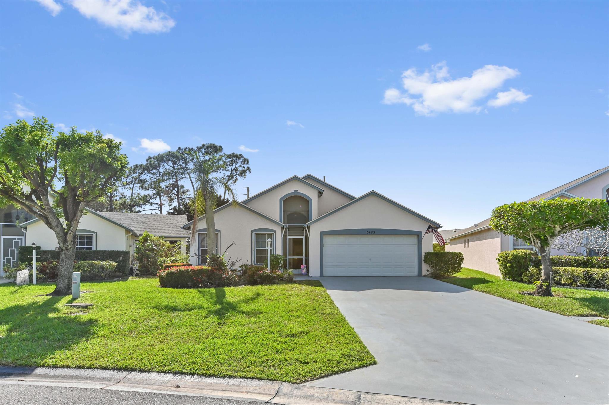 CYPRESS LAKES - Residential