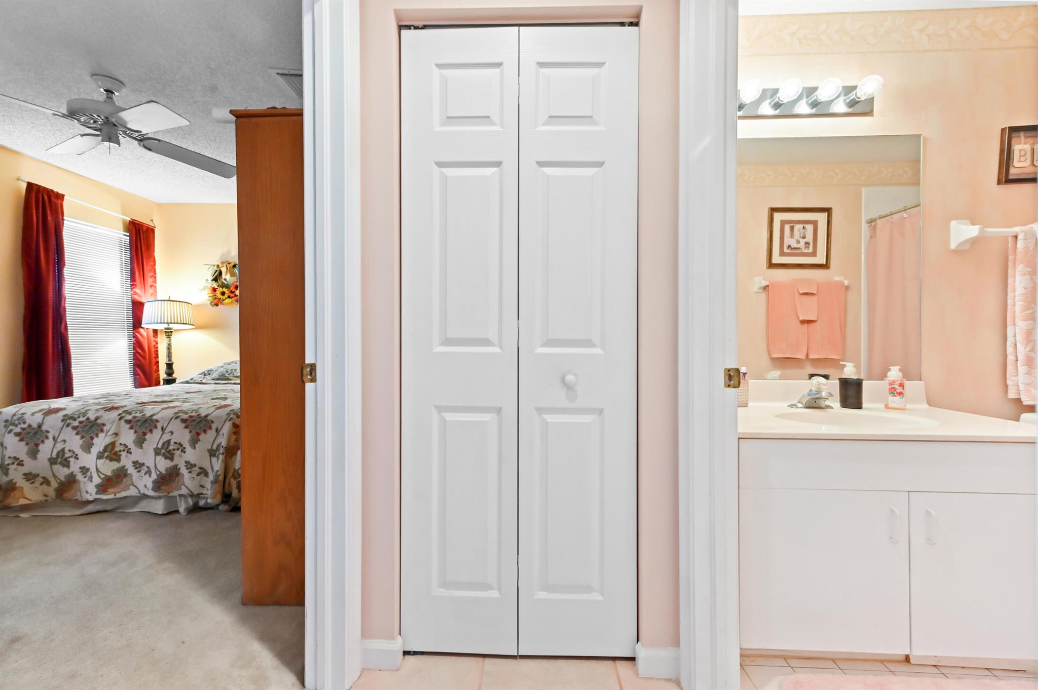 CYPRESS LAKES - Residential