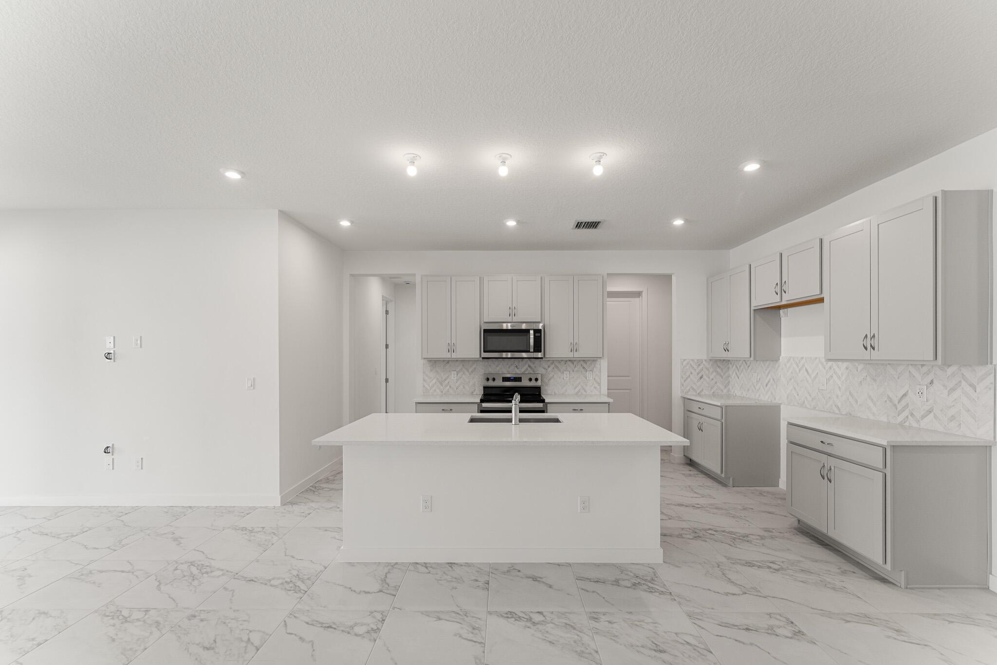 7261 Lenora Lane