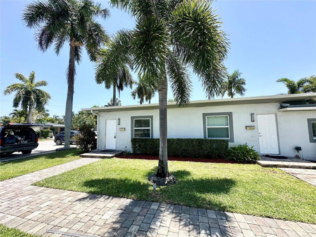 Photo of 1037 NE 16th Avenue #E, Fort Lauderdale, FL 33304 (MLS # F10504605)