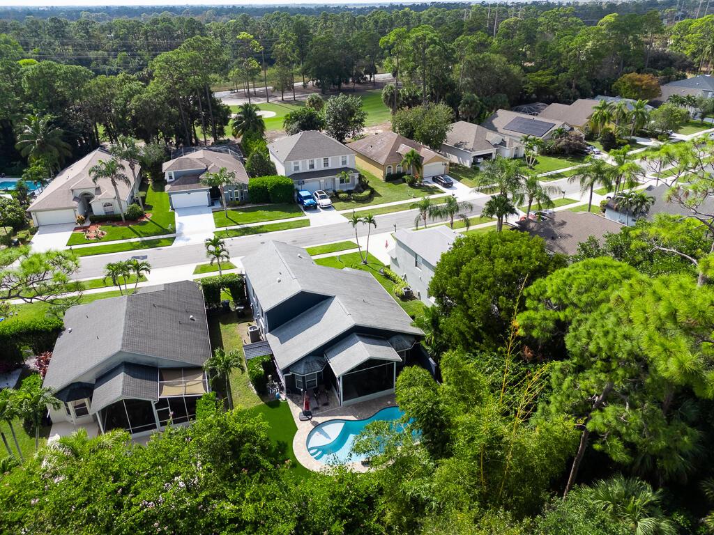 BINKS FOREST OF THE LANDI - Residential