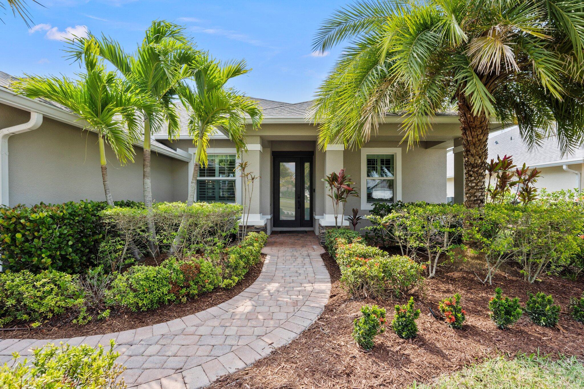 250 SW Vista Lake Drive