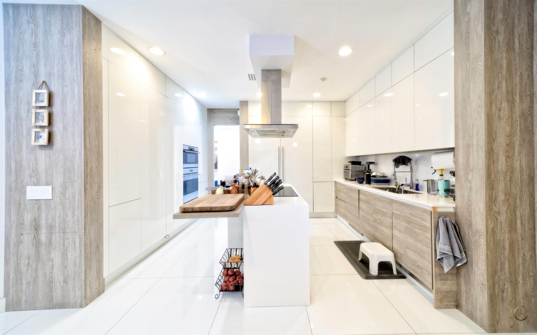 GOLDEN GATE ESTATES & MAR - Residential