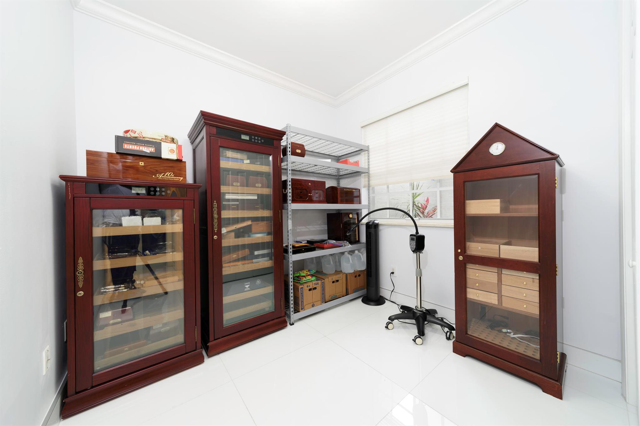 GOLDEN GATE ESTATES & MAR - Residential