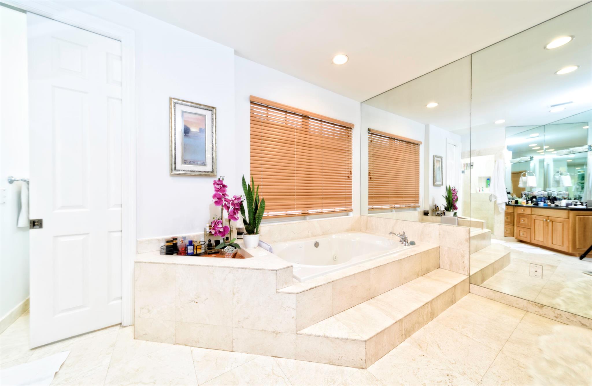 GOLDEN GATE ESTATES & MAR - Residential