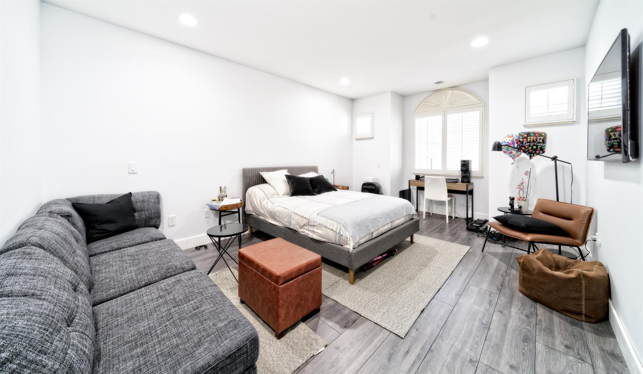 GOLDEN GATE ESTATES & MAR - Residential