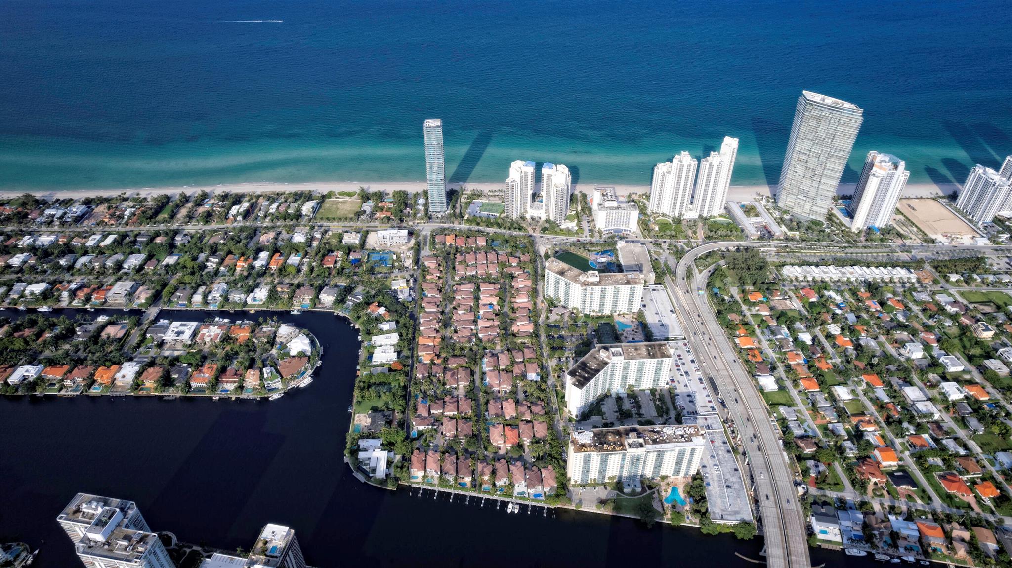 GOLDEN GATE ESTATES & MAR - Residential