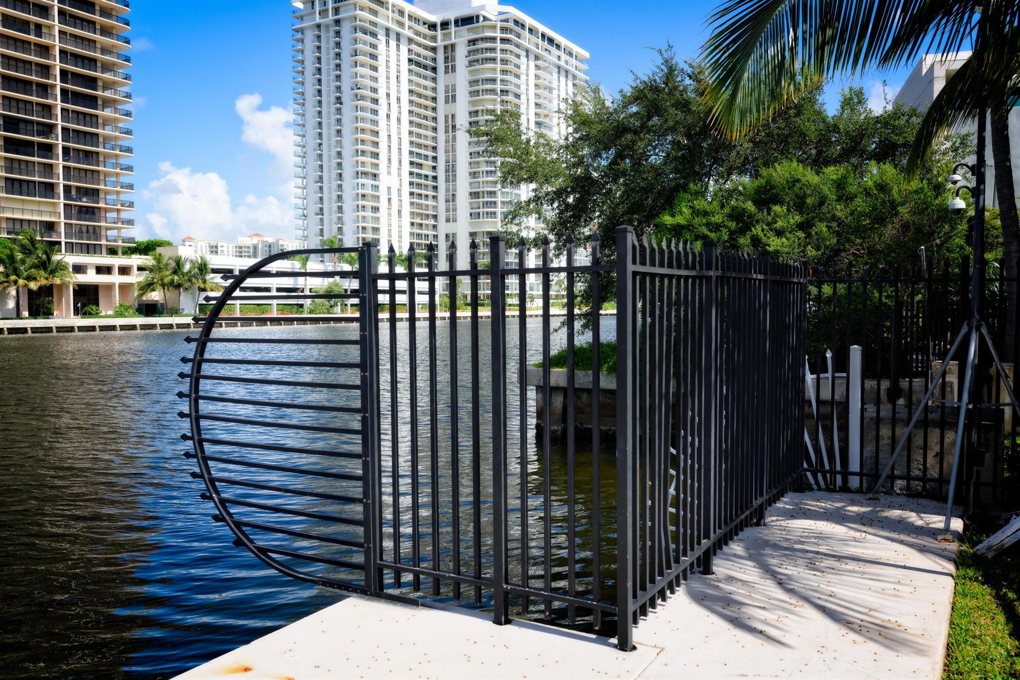 GOLDEN GATE ESTATES & MAR - Residential