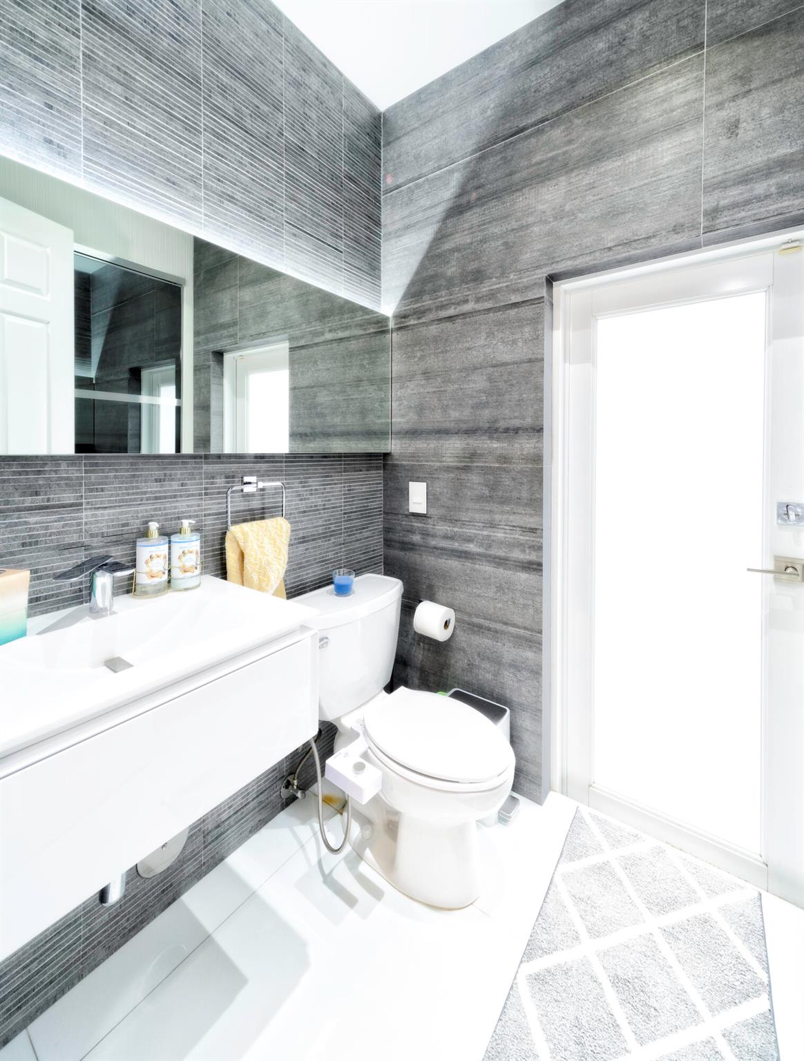 GOLDEN GATE ESTATES & MAR - Residential