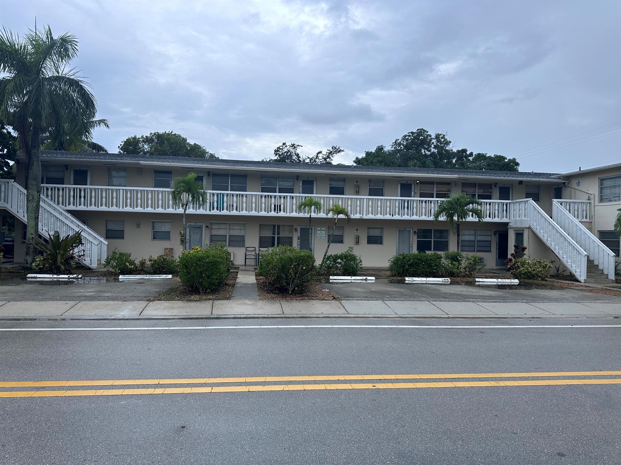 1 Bed, 1 Bath Apartment - Steps from Downtown Lake Worth Beach! Discover your ideal home in this delightful 1 bed, 1 bath apartment, perfectly situated within walking distance of downtown Lake Worth Beach. Located just minutes from the convenience of I-95 and the pristine shores of the beach. Water included in rent! Key Features: 1 Bed, 1 Bath Prime Location: Walking distance to downtown Lake Worth Beach Easy access to I-95 for commuting Close proximity to the beach Immerse yourself in the vibrant lifestyle of this coastal community, where you can explore eclectic shops, dine at charming restaurants, and relax by the sea. Commuters will appreciate the convenience of I-95, while beach lovers will relish the short drive to the shore.