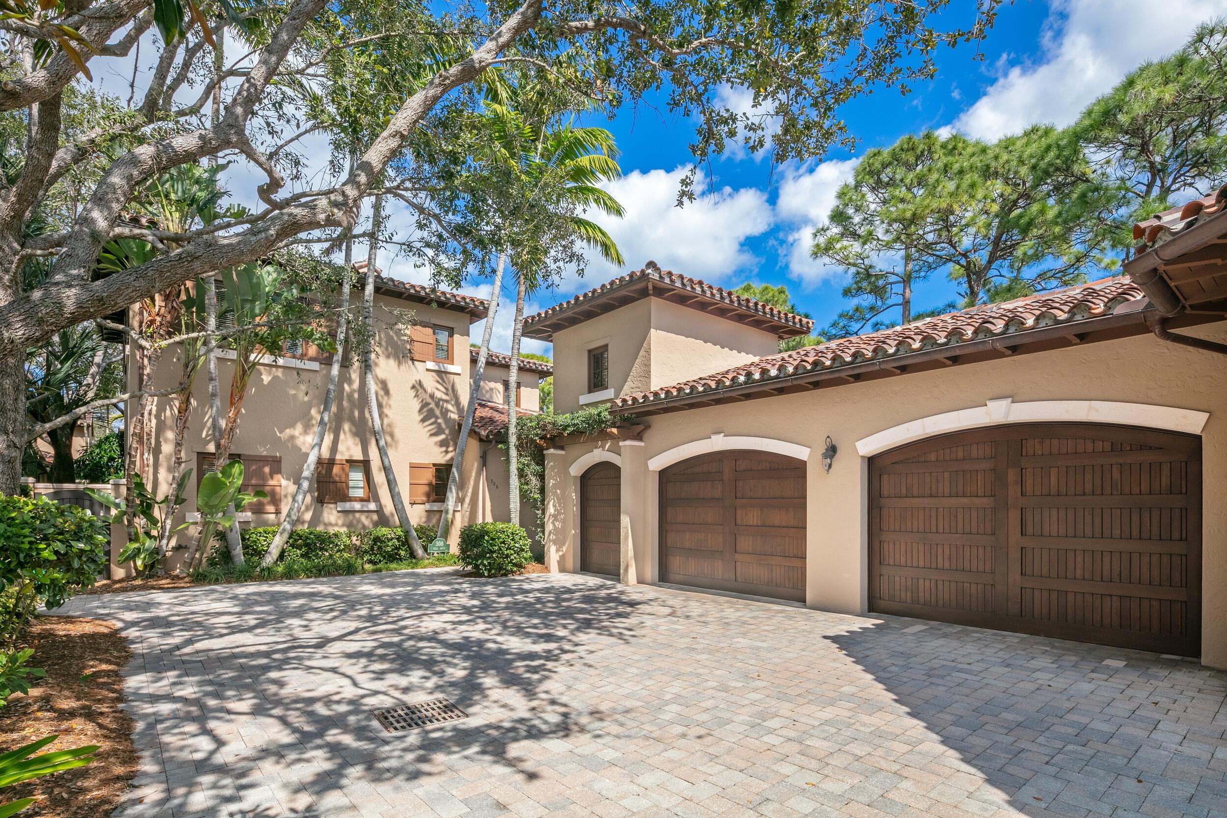 BEARS CLUB VILLAS CONDO - Residential