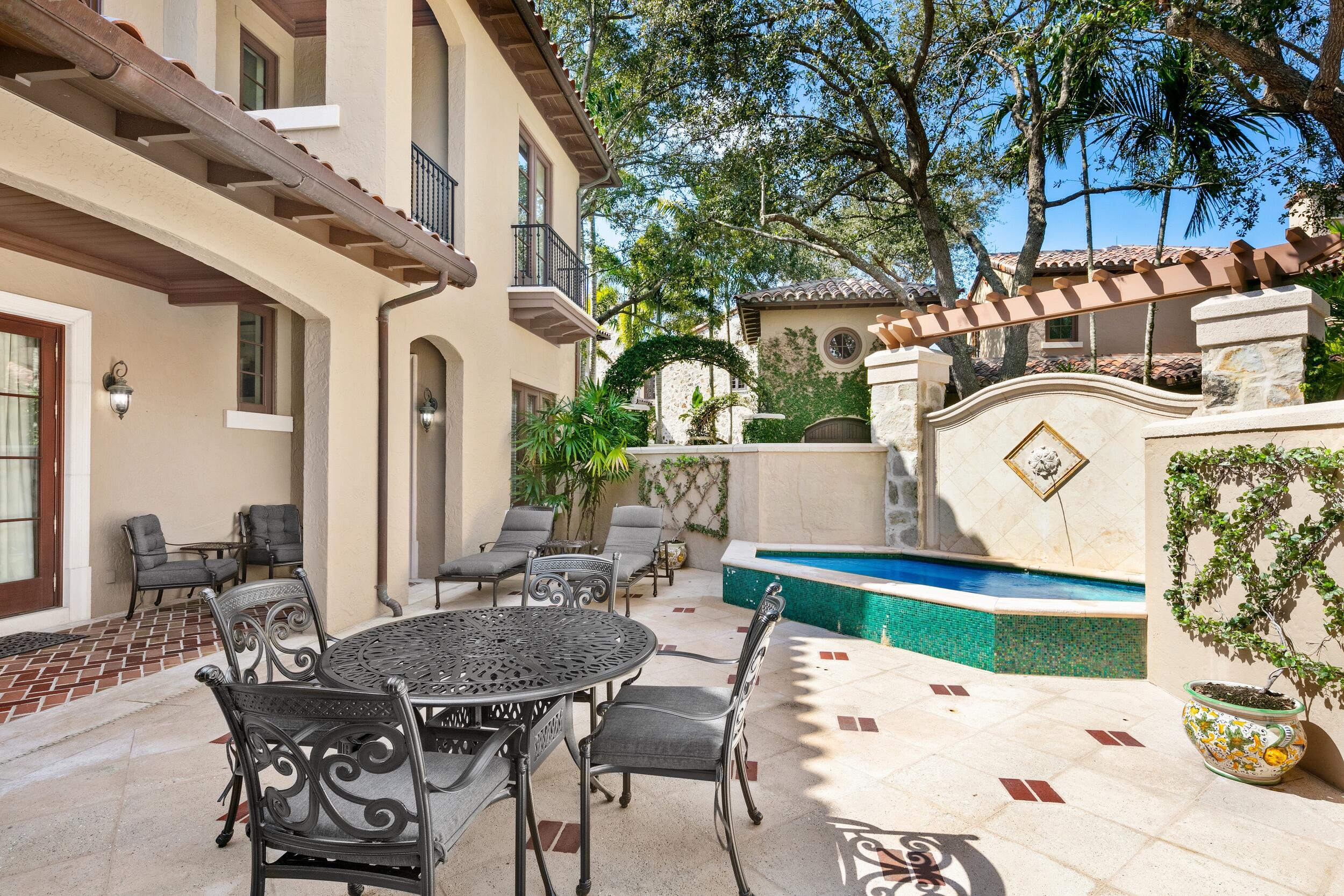 BEARS CLUB VILLAS CONDO - Residential